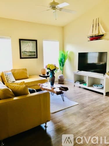 Venice Apartment: 600 Mirabella Circle
