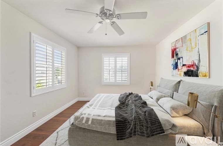 Corona Apartment: 14925 Shoreham Street