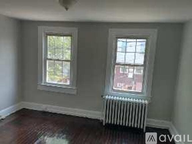 Baltimore House: 917 N Streeper St