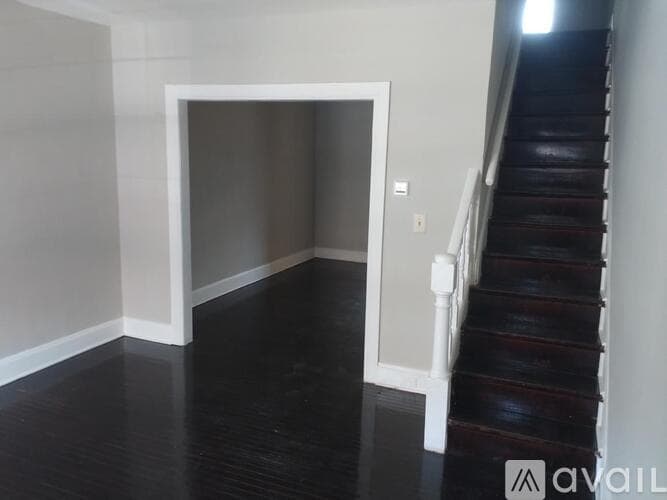 Baltimore House: 917 N Streeper St