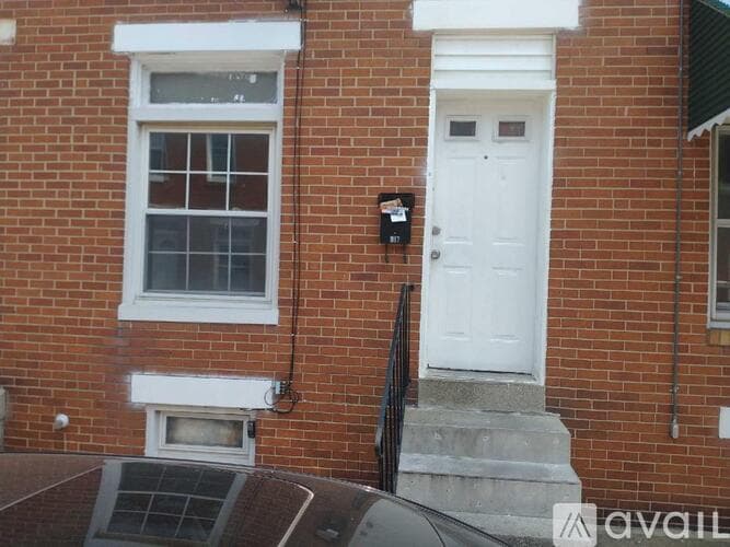 Baltimore House: 917 N Streeper St