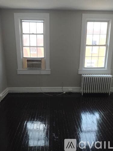Baltimore House: 917 N Streeper St