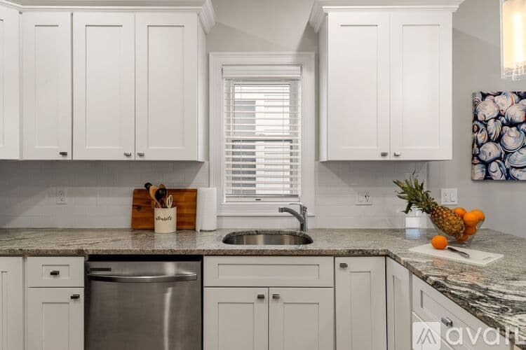 Boston Apartment: 86 Marine Rd
