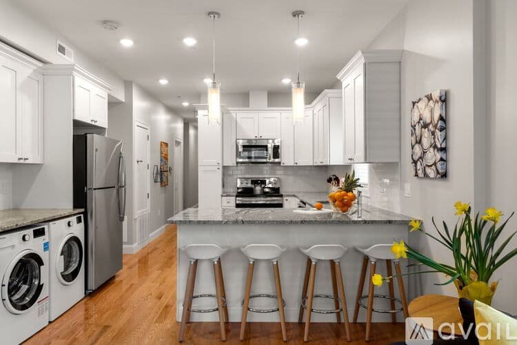 Boston Apartment: 86 Marine Rd