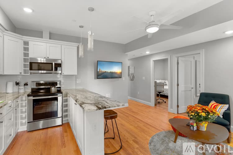 Boston Apartment: 1047 Saratoga St