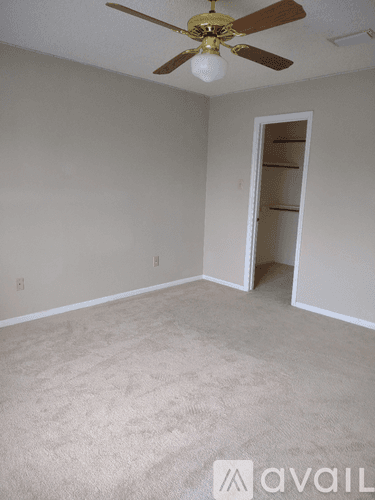 Grand Prairie House: 2361 Shirecreek Cir