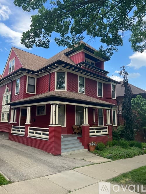 Madison Apartment: 407 Wisconsin Avenue