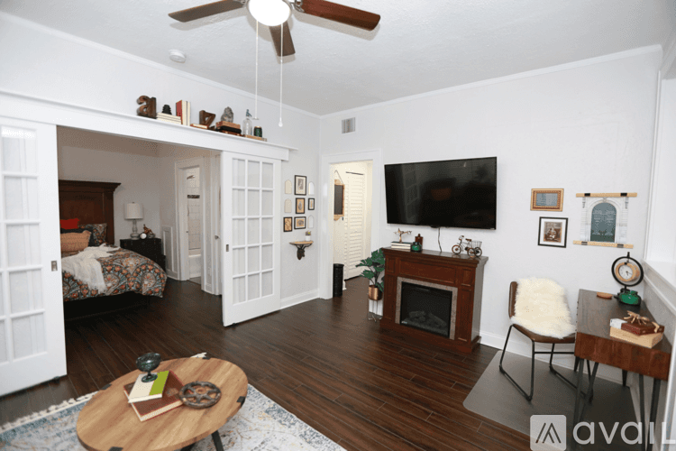 Tampa Apartment: 407 South Melville Avenue
