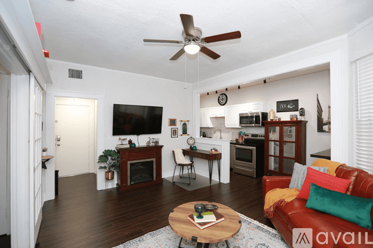 Tampa Apartment: 407 South Melville Avenue