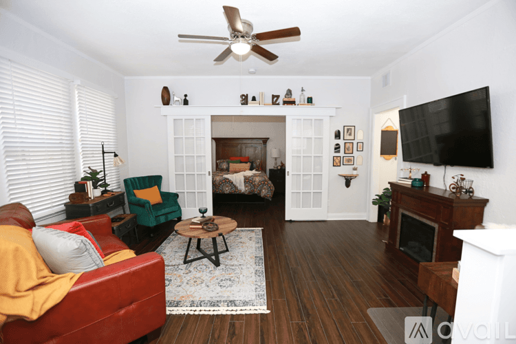 Tampa Apartment: 407 South Melville Avenue
