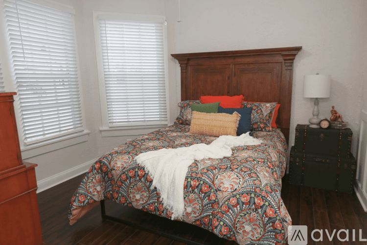 Tampa Apartment: 407 South Melville Avenue