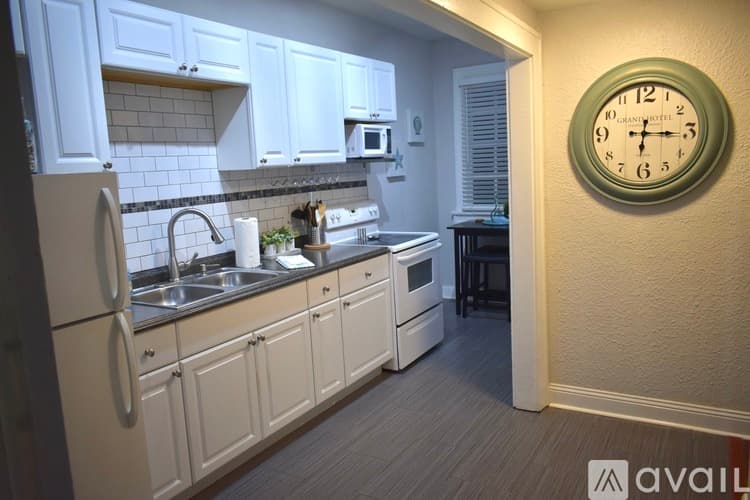 Tampa Apartment: 407 South Melville Avenue