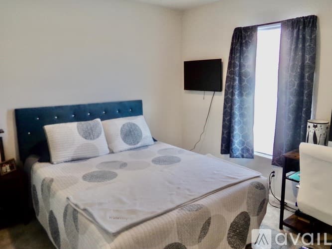 Bullhead City House: 2412 Village Drive