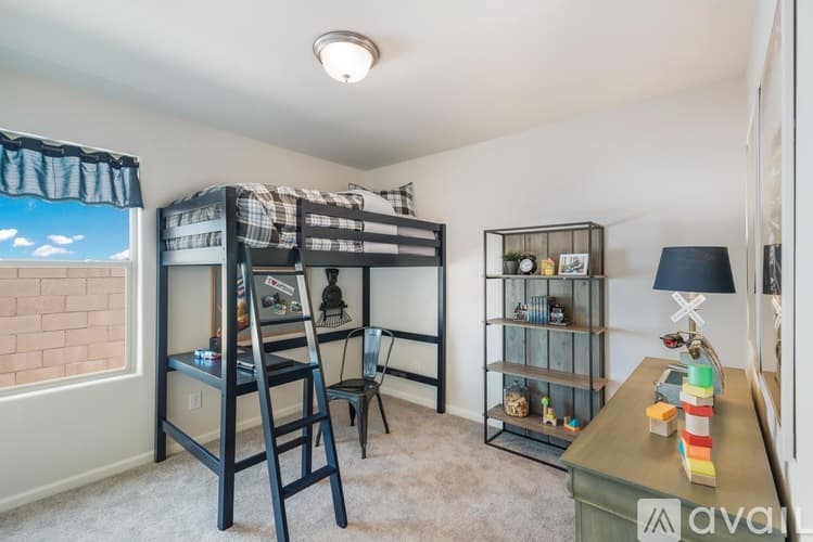 Bullhead City House: 2412 Village Drive