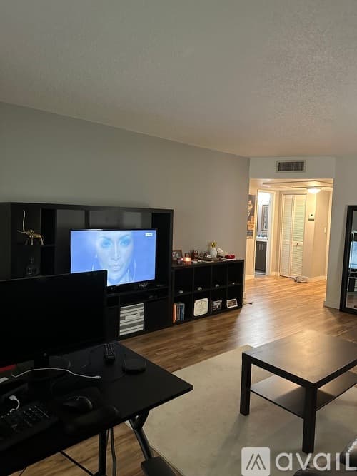 Pompano Beach Condo: 251 South Cypress Road