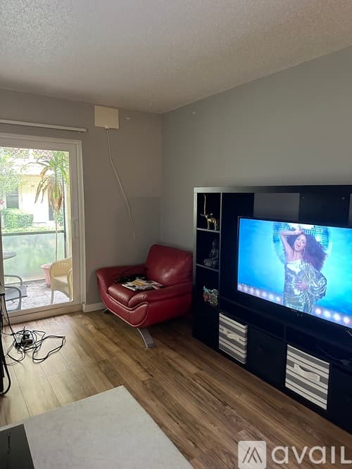 Pompano Beach Condo: 251 South Cypress Road