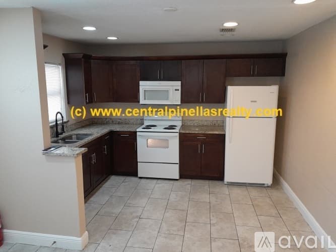 Clearwater House: 1818 East Dr