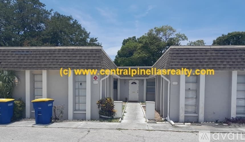 Clearwater House: 1818 East Dr