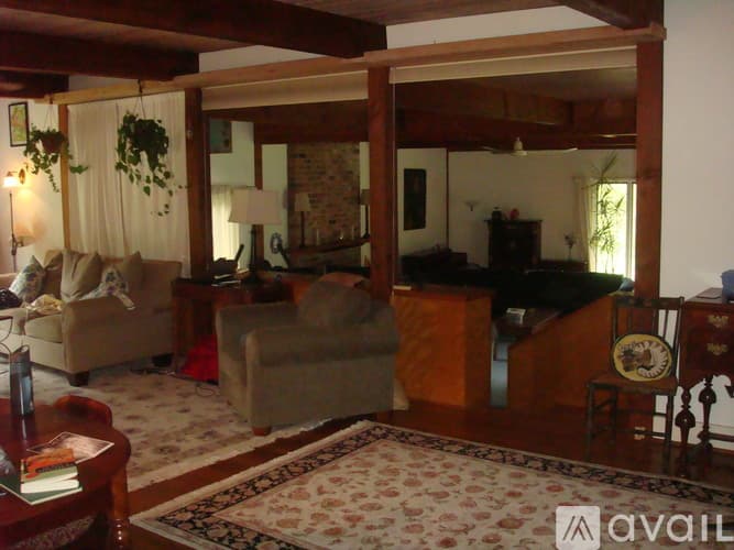 Farmington House: 33 Reservoir Rd