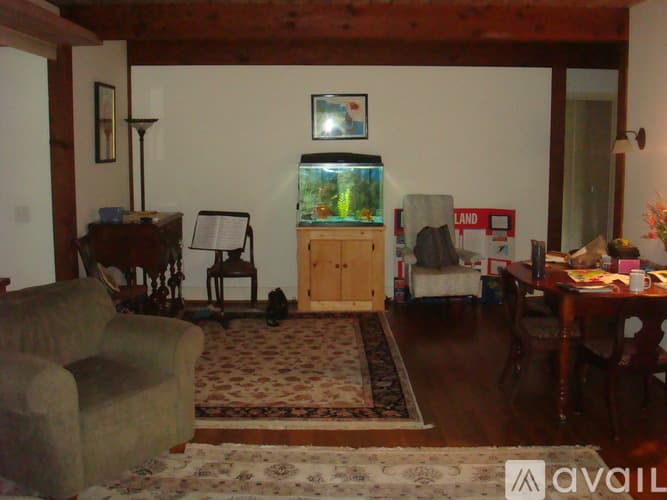 Farmington House: 33 Reservoir Rd