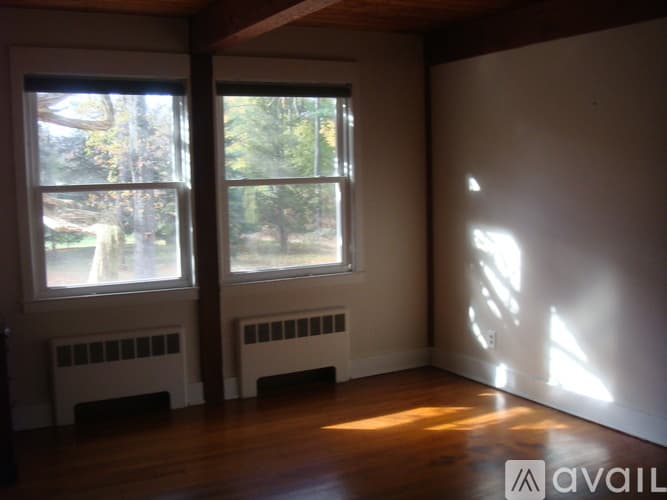 Farmington House: 33 Reservoir Rd