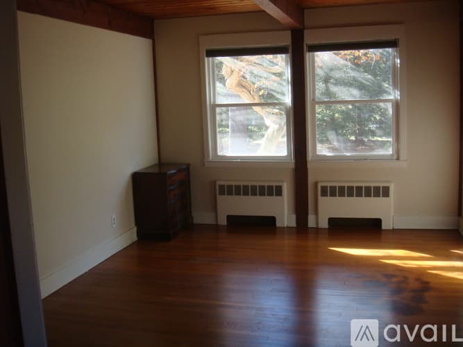 Farmington House: 33 Reservoir Rd