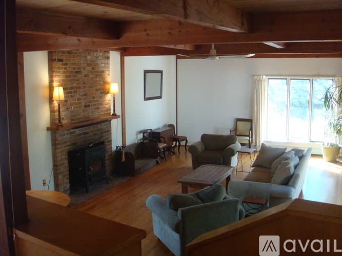 Farmington House: 33 Reservoir Rd