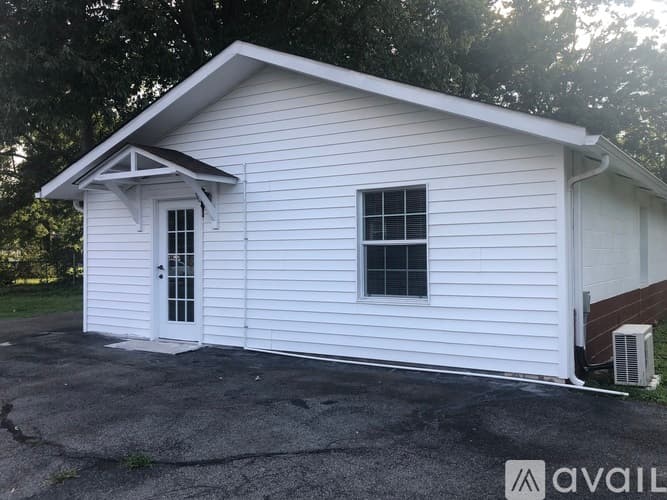 Rossville House: 415 Page Rd