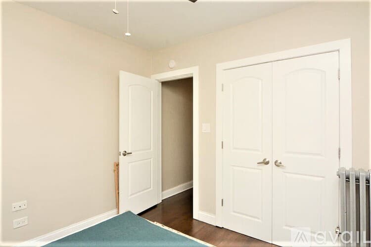 Chicago Apartment: 1432 W Farragut Ave