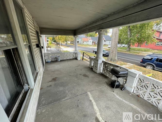 Terre Haute Apartment: 1005 S 8th St