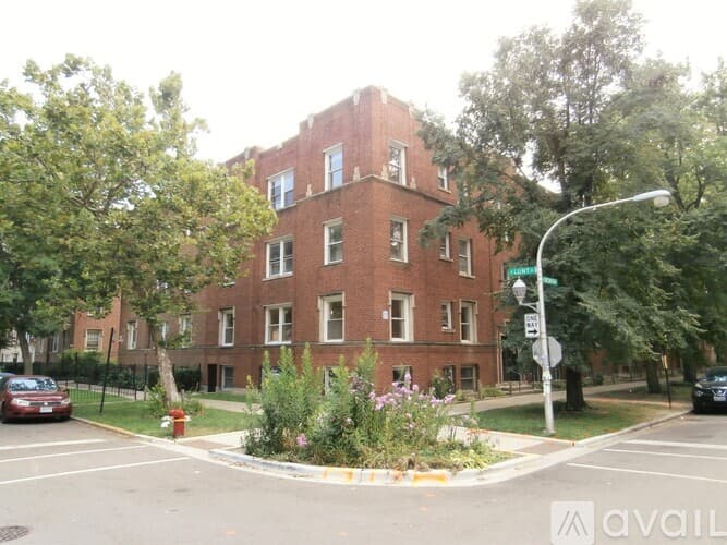 Chicago Apartment: 6971 N Greenview Ave