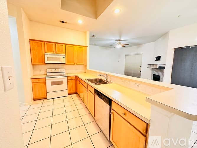 Arlington House: 8015 Peregrine Trail