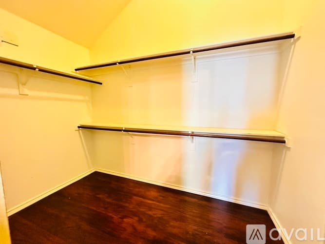 Arlington House: 8015 Peregrine Trail