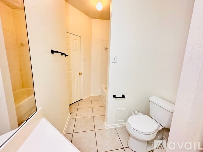 Arlington House: 8015 Peregrine Trail