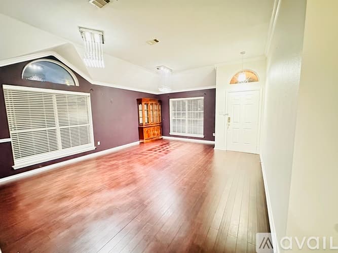 Arlington House: 8015 Peregrine Trail
