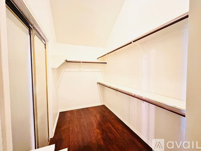 Arlington House: 8015 Peregrine Trail