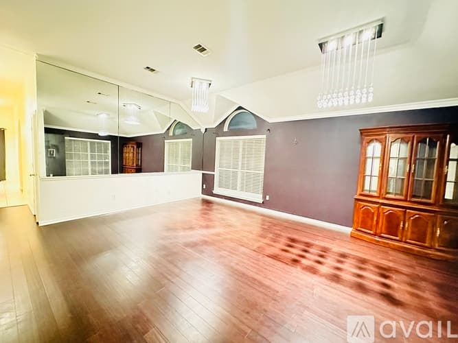Arlington House: 8015 Peregrine Trail