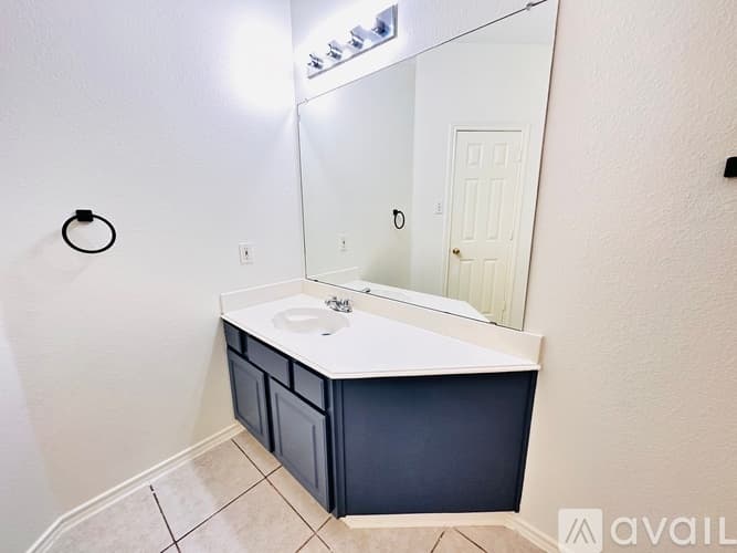 Arlington House: 8015 Peregrine Trail