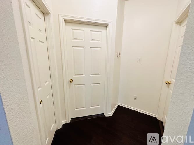 Arlington House: 8015 Peregrine Trail