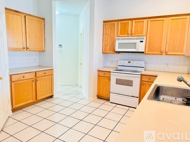 Arlington House: 8015 Peregrine Trail