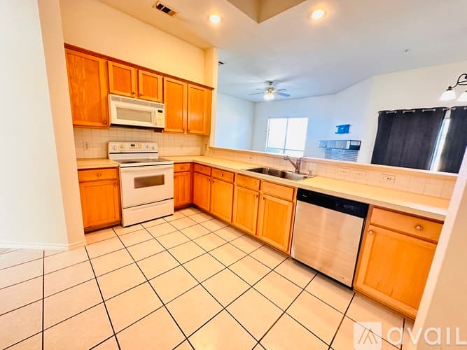 Arlington House: 8015 Peregrine Trail