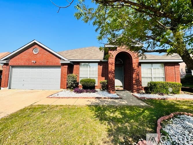Arlington House: 8015 Peregrine Trail
