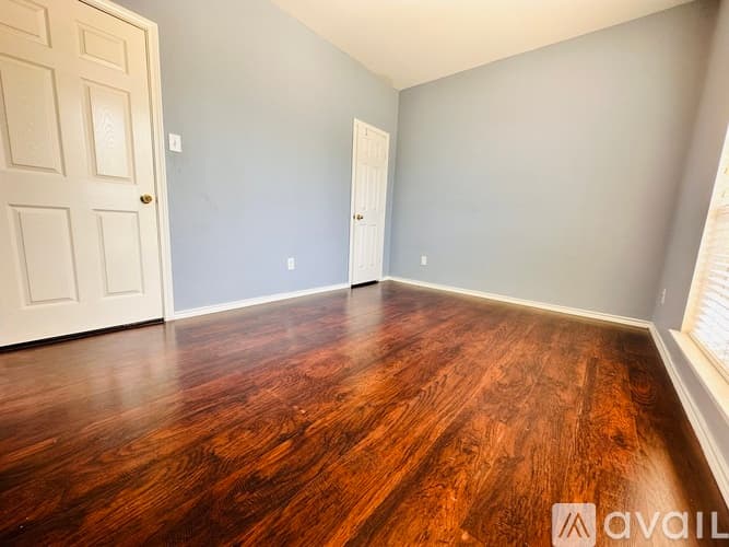 Arlington House: 8015 Peregrine Trail