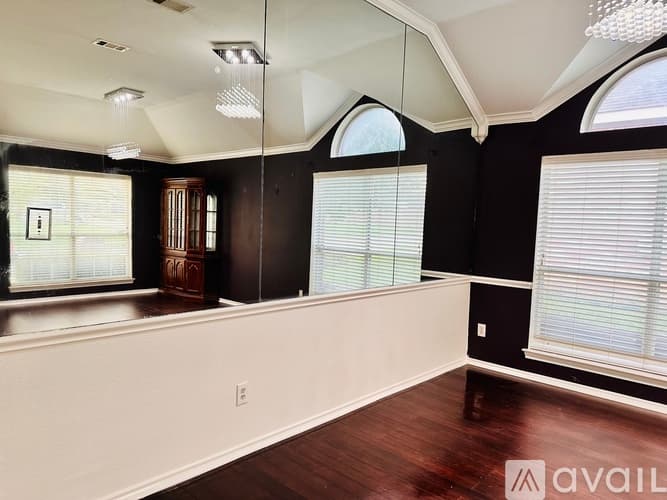 Arlington House: 8015 Peregrine Trail