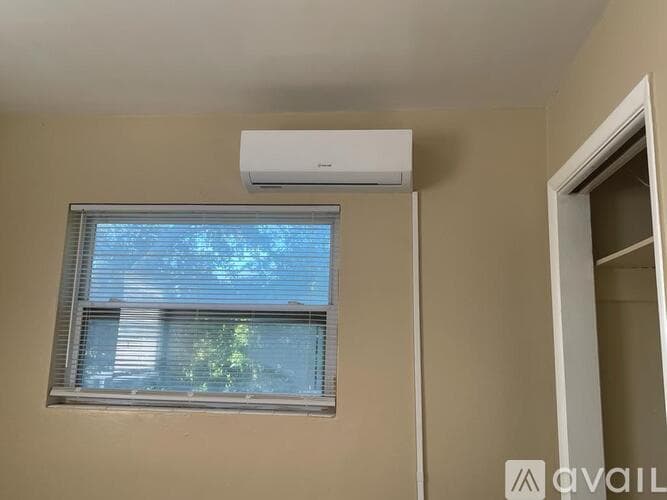 Largo Apartment: 363 Ridge Rd NW