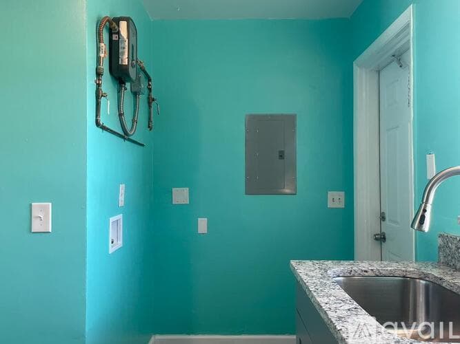 Largo Apartment: 363 Ridge Rd NW