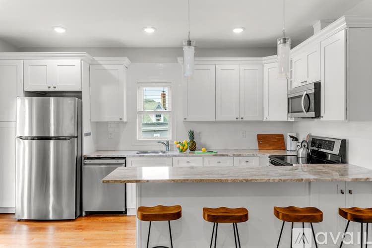 Boston Apartment: 1047 Saratoga St
