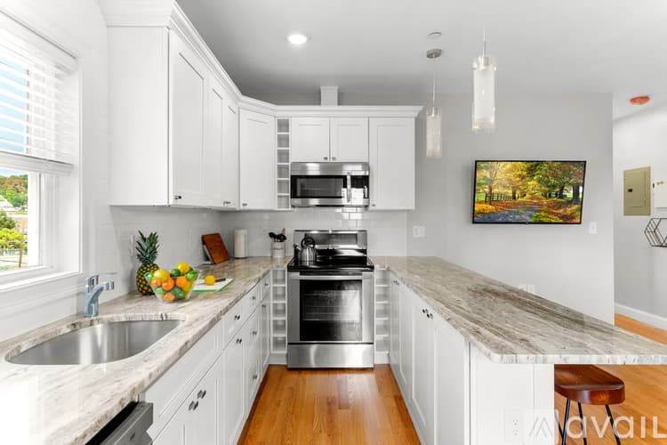 Boston Apartment: 1047 Saratoga St