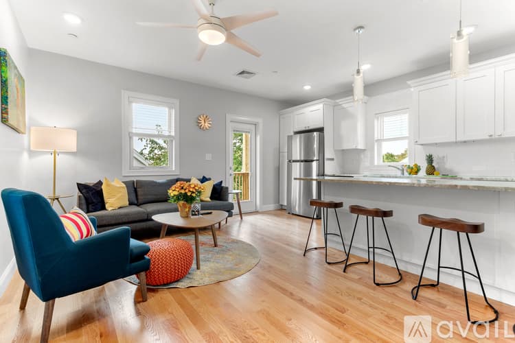 Boston Apartment: 1047 Saratoga St