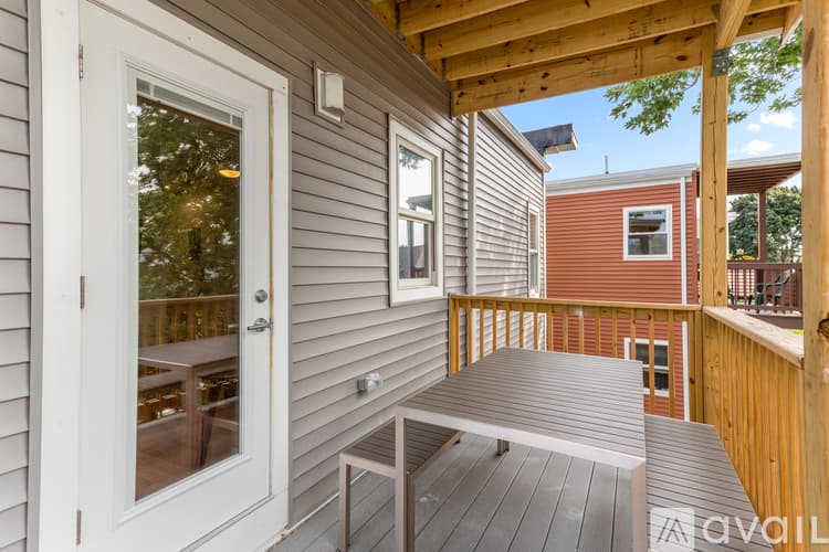 Boston Apartment: 1047 Saratoga St